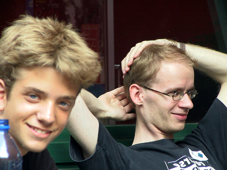 fons and avij close up